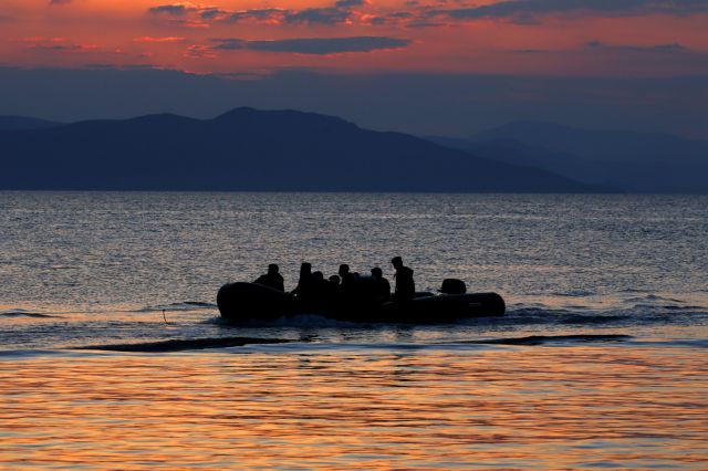 Βάρκες με πρόσφυγες