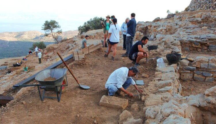 αρχαιολόγοι
