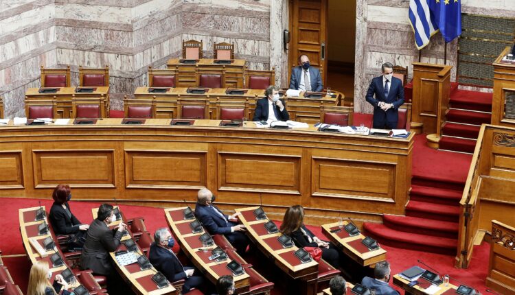 Μητσοτάκης στην Ολομέλεια της Βουλής