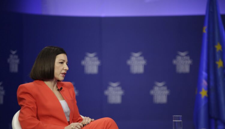 aristotelia pelwni forum delfwn