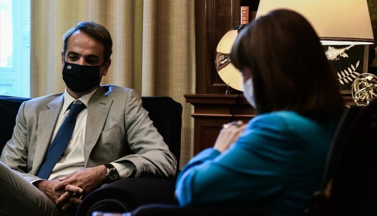 Μητσοτάκης - Σακελλαροπούλου