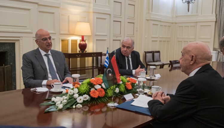 Δένδιας, Αγκίλα Σάλεχ