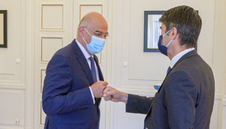 Δένδιας