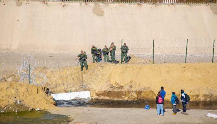 Πρόσφυγες στα σύνορα