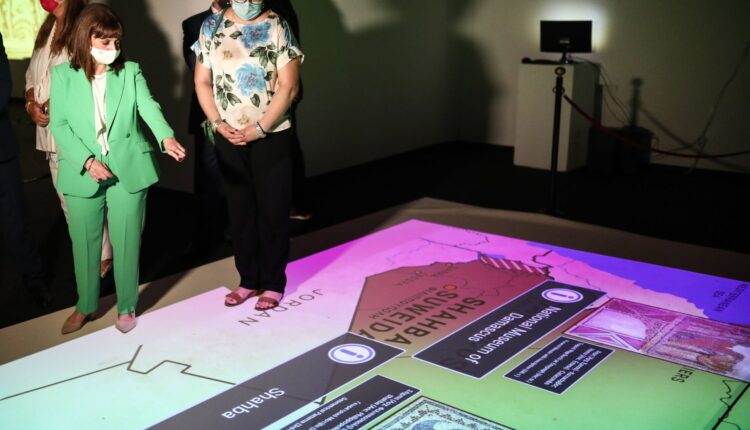 Η Κατερίνα Σακελλαροπούλου στην έκθεση για τον Αριστοτέλη Σαρρηκώστα