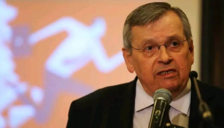 Στέφανος Μάνος