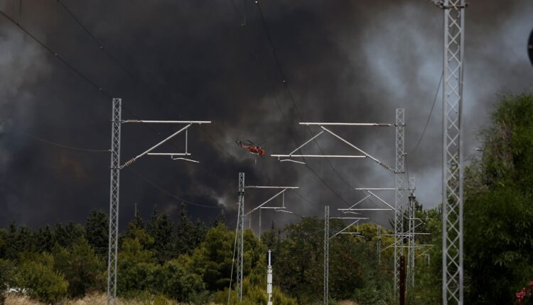 Φωτιά στη Βαρυμπόμπη