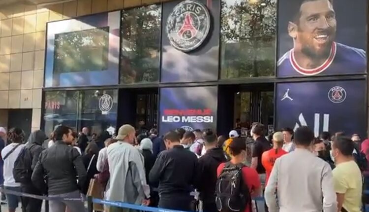 Ουρές των οπαδών της Παρί για μία φανέλα του Μέσι