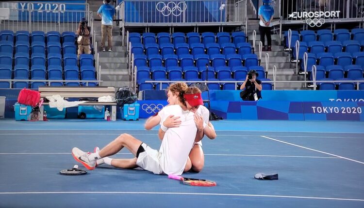 Ρώσσοι τενίστες Ρούπλεφ Παβλιουτσένκοβα