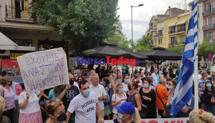 Συγκέντρωση υγειονομικών στη Θεσσαλονίκη