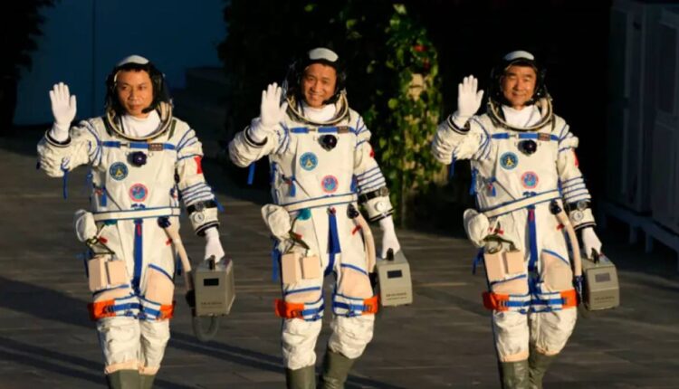Κινέζοι αστροναύτες