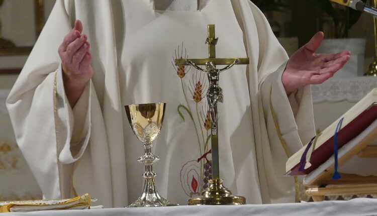 Ιερέας - σταυρός