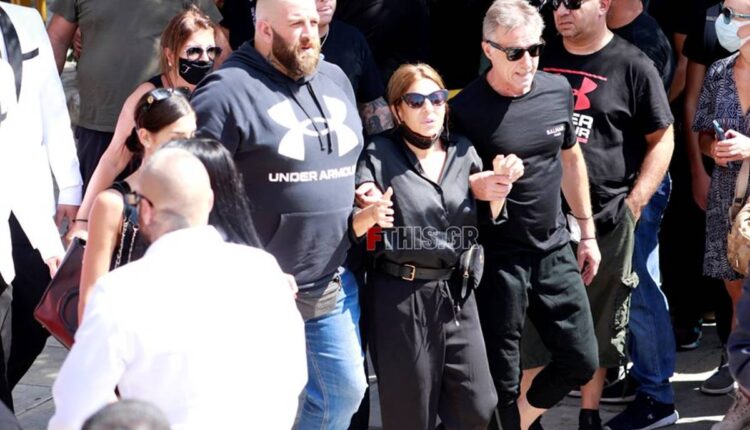 Κηδεία Mad Clip