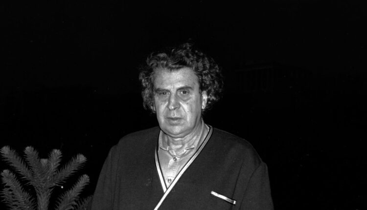 Μίκης Θεοδωράκης