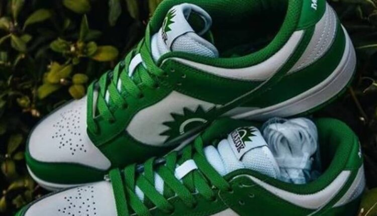 παπούτσια ΠΑΣΟΚ