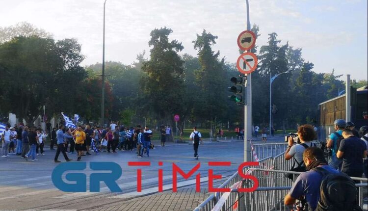 Ένταση στη συγκέντρωση αντιεμβολιαστών στη Θεσσαλονίκη
