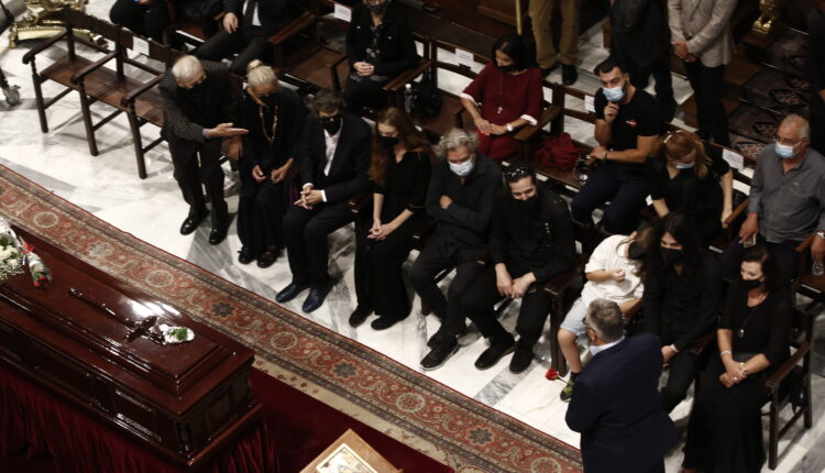 Τελετή αποχαιρετισμού στον Μίκη Θεοδωράκη