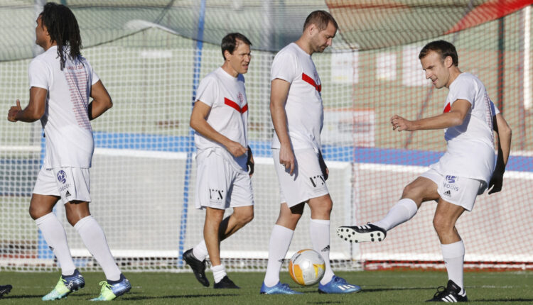 Μακρόν - Καρεμπέ