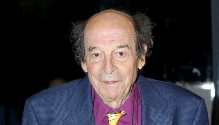 μανουσάκης