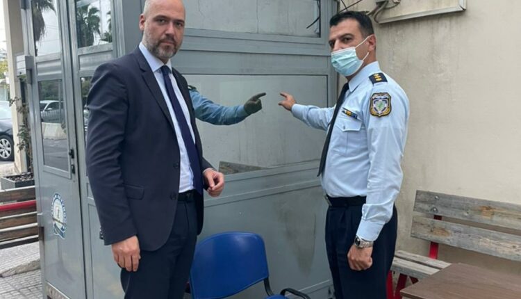 Μπουτσικάκης - Επίσκεψη στην Τροχαία