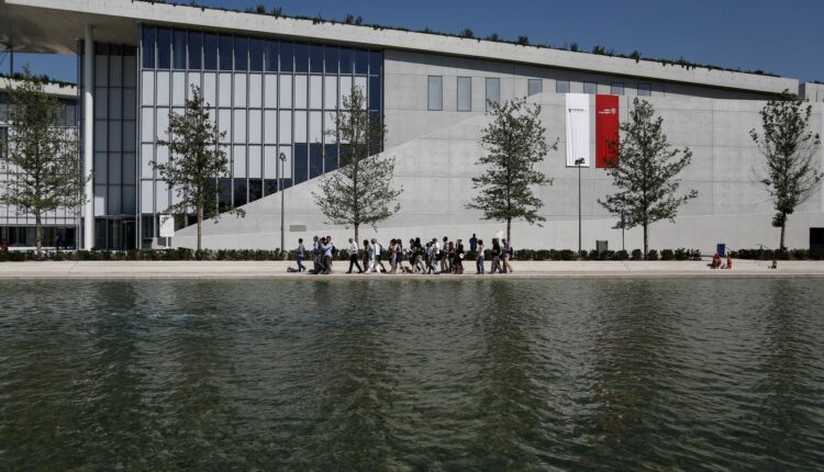 Σταύρος Νιάρχος