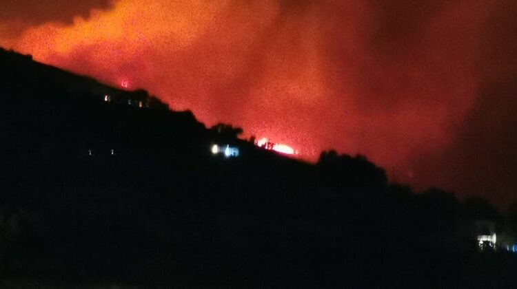 τήνος-φωτιά