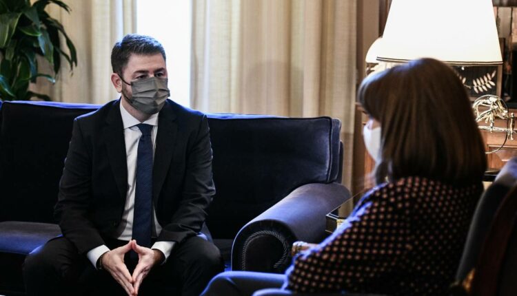 Ανρου΄λάκης Σακελλαροπούλου