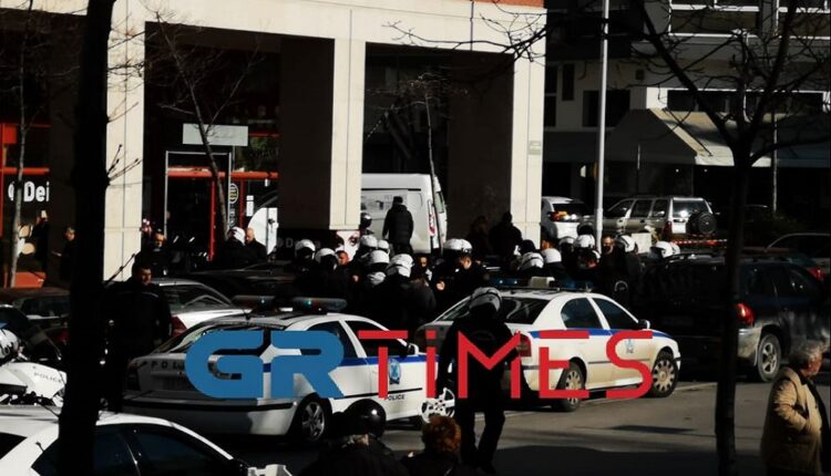 Συμπλοκή στο Δικαστικό Μέγαρο Θεσσαλονίκης