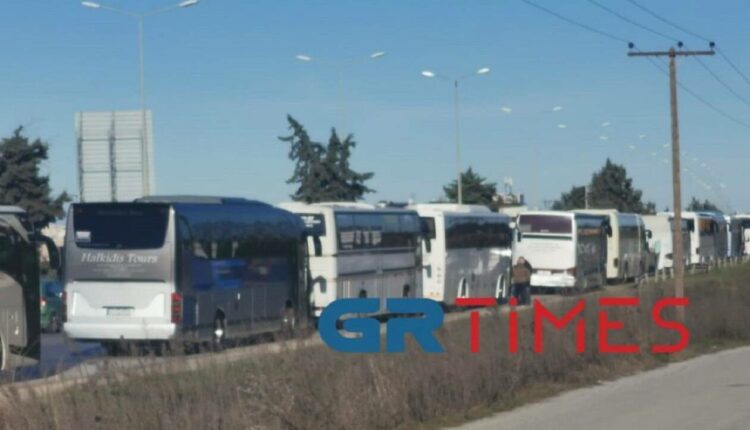 Διαμαρτυρία τουριστικών λεωφορείων στη Θεσσαλονίκη