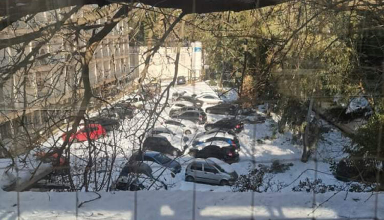 Αυτοκίνητα στο Γεννηματάς