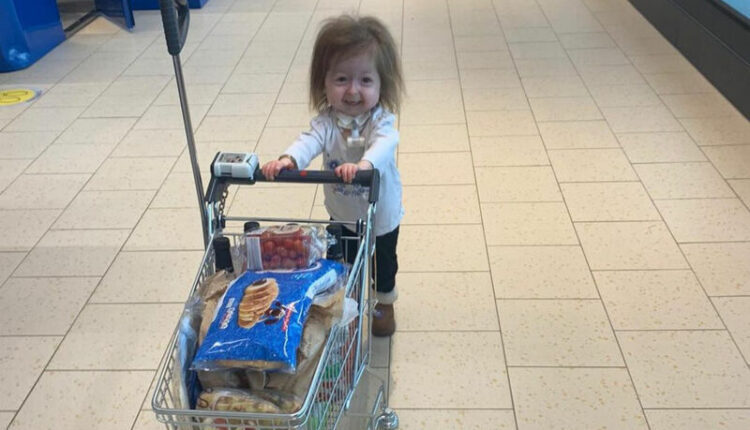 κοριτσάκι-με-ασθένεια-μπέντζαμιν-μπάτον