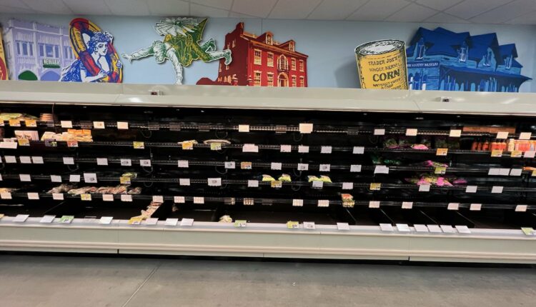 Άδεια ράφια σε σούπερ μάρκετ στις ΗΠΑ