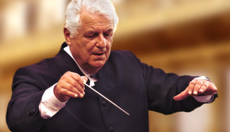 τρικολιδης