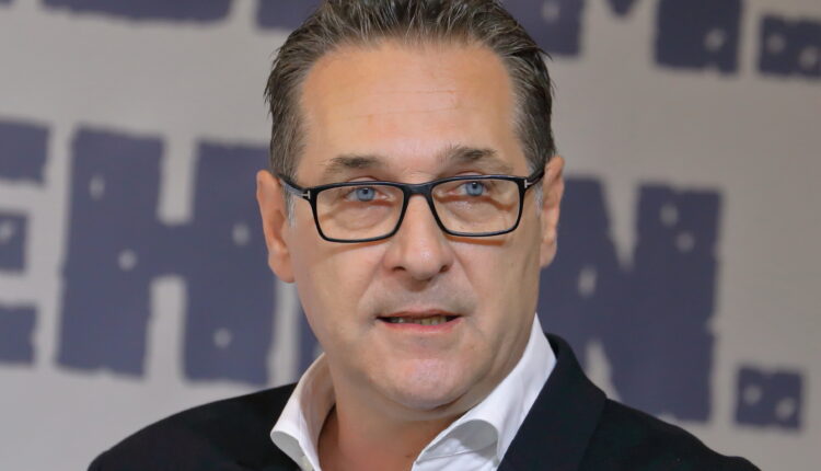 Χάιντς-Κρίστιαν Στράχε