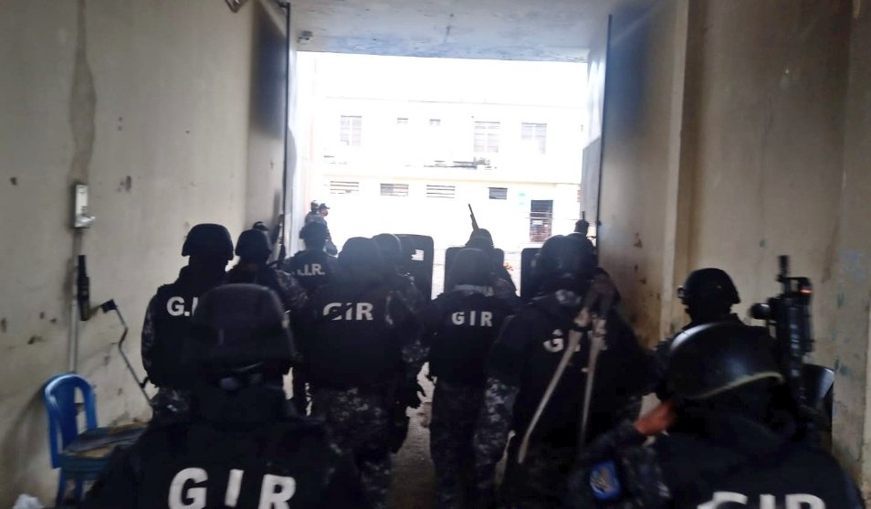 Παρέμβαση της αστυνομίας του Ισημερινού σε φυλακές