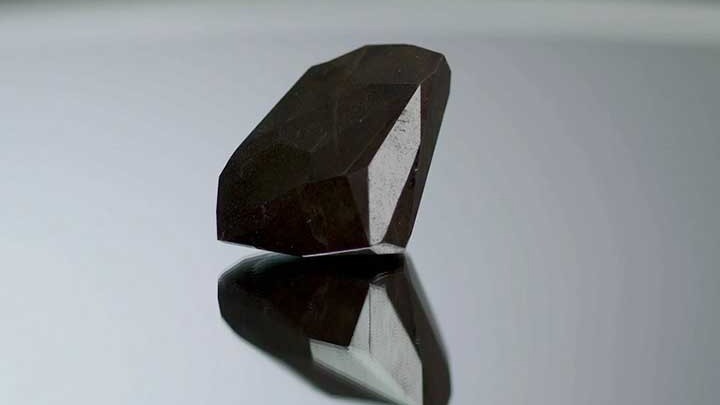 μαύρο-διαμάντι