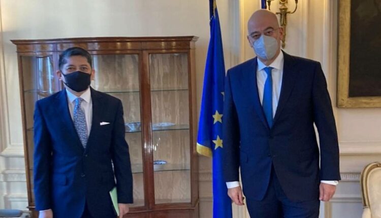Δένδιας