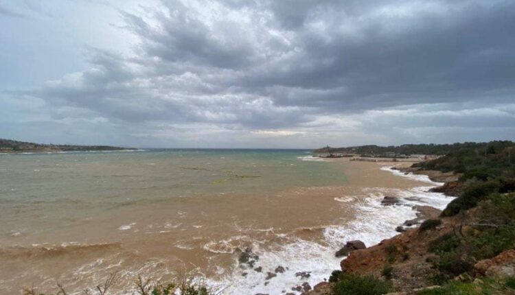 Λάσπη στη Βουλιαγμένη