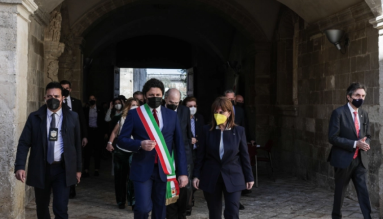 Σακελλαροπούλου