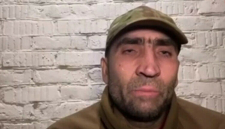 Μαχητής Αζόφ μιλώντας στη Βουλή