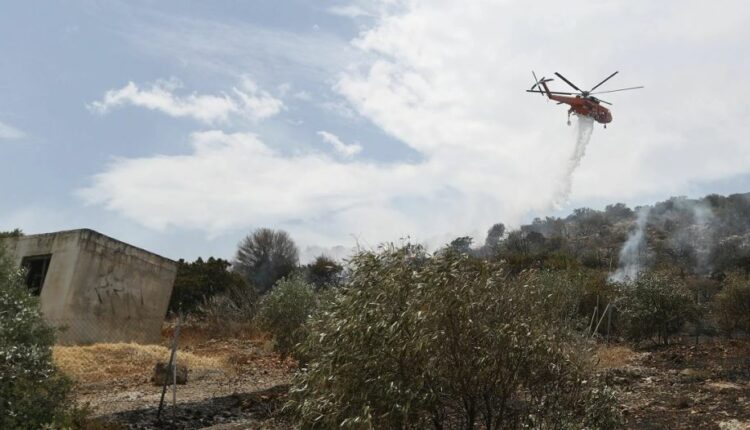 Φωτιά στη Λούτσα