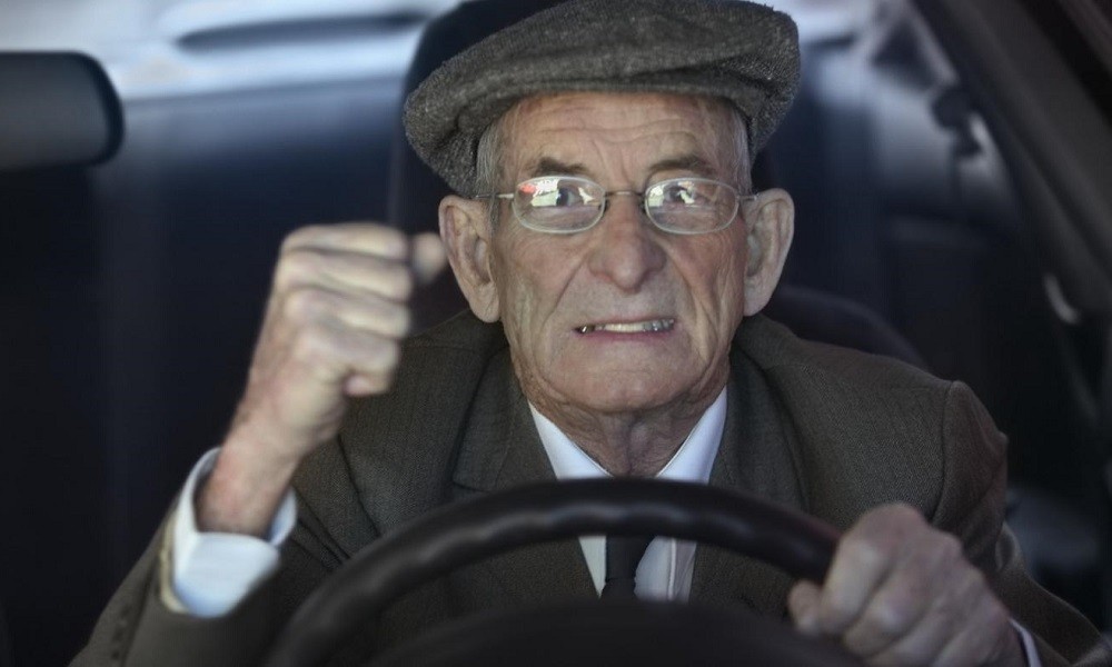 παππούς-οδηγός
