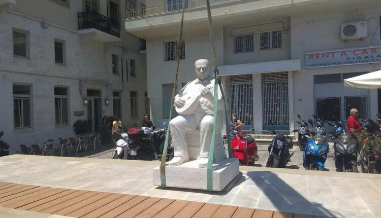 βαμβακάρης-άγαλμα